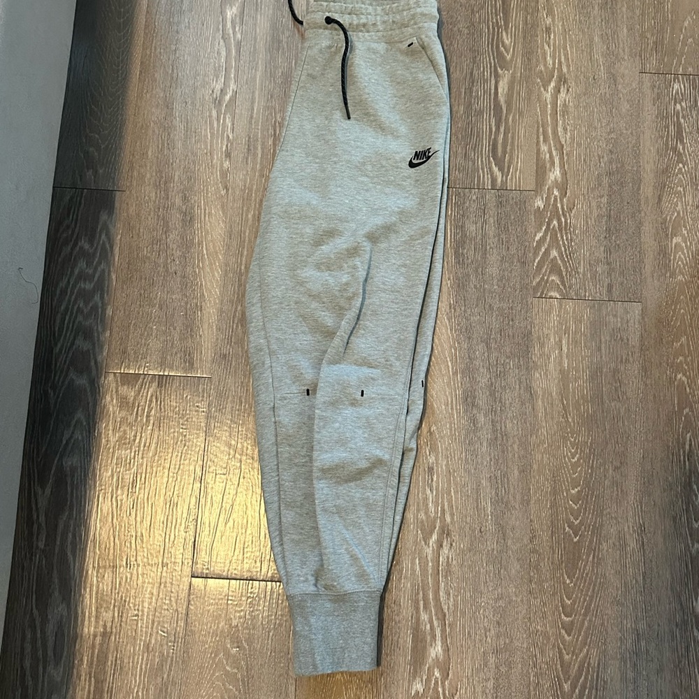 Nike Tech Fleece Set - Picture 8 of 15